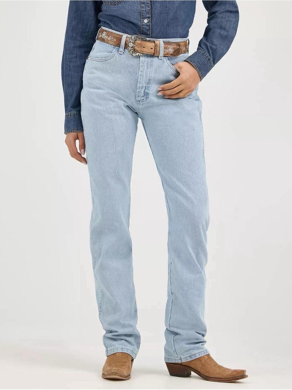 Women’s Wrangler Light Wash High Waisted Slim Fit Cowboy Cut Jeans